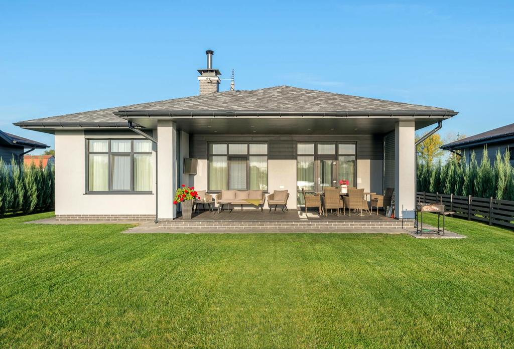 Lawn aeration service